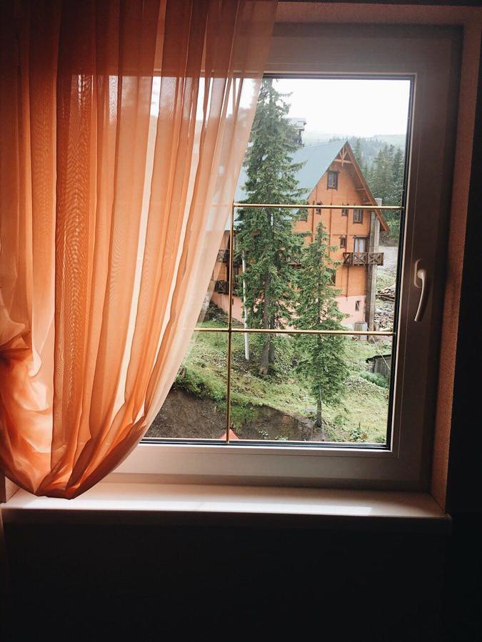 Crocus Hotell Drahobrat Eksteriør bilde
